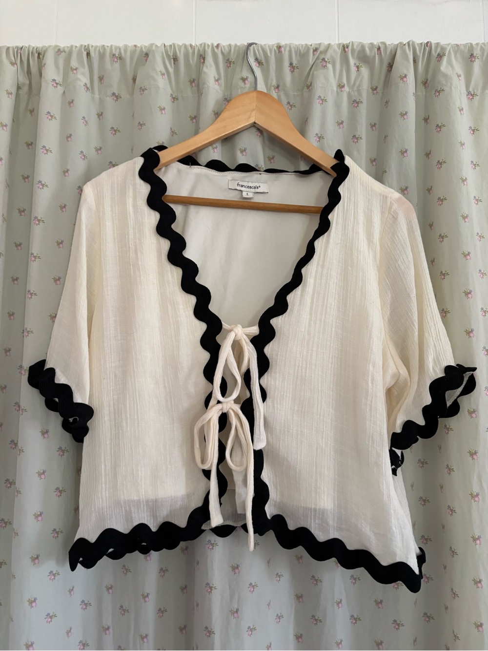 Francesca's Collections Ivory Tie-Front Top with Black Trim
